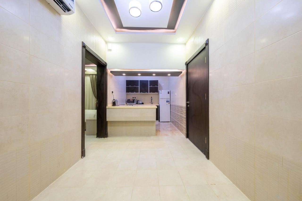 Mirada Gold Jizan - Resort & Private Pools Exterior foto A typical studio apartment in Hong Kong