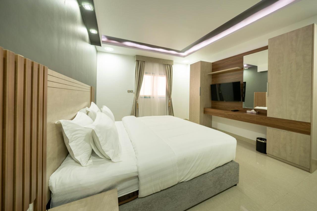 Mirada Gold Jizan - Resort & Private Pools Exterior foto A bedroom in a hotel